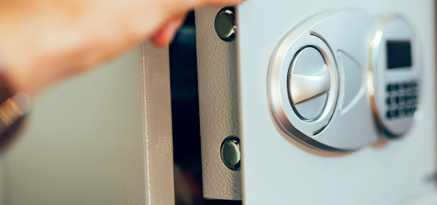 Fingerprint Safe Openers in Victorville, CA